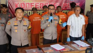 Polres Ciamis Ungkap Serangkaian Kasus Curanmor: Tersangka dan Barang Bukti Diamankan Kapolres Ciamis, AKBP Akmal. Foto: Aldi