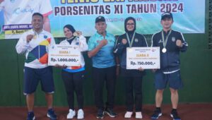 Tim Tenis Lapangan Ganda Campuran Ciamis Raih Perunggu di Porsenitas XI Kabupaten Cilacap Foto : Tim Tenis lapang yang terdiri dari Rio dan Dita berhasil meraih juara 2