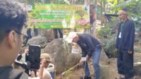 Peringati Hari Sungai Nasional dan HUT ke-36, PDAM Tirta Galuh Gelar Penanaman 1000 Pohon Foto : Penanaman pojon