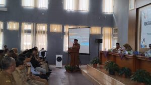 Sekda Rapat Kordinasi Pencegahan Kekerasan Terhadap Perempuan Dan Anak Foto : Sekda Saat membuka acara Rapat Kordinasi Di Aula Dinas Pertanian