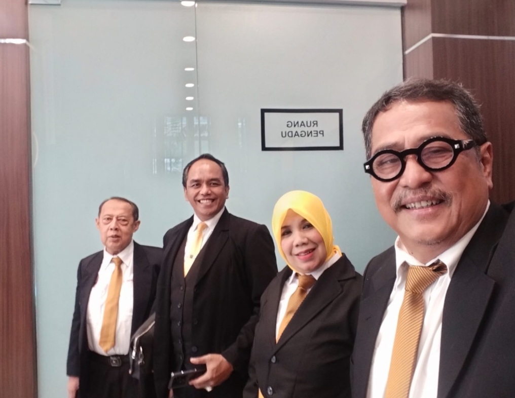 Foto :Tim Kuasa Hukum pelapor dugaan money politic