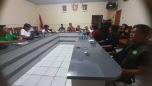Jakwir Akui Kesalahan, UMKM di Ciamis Rugi Belasan Juta Akan Dikembalikan dalam 3 Minggu Jakwir Akui Kesalahan, UMKM di Ciamis Rugi Belasan Juta Akan Dikembalikan dalam 3 Minggu