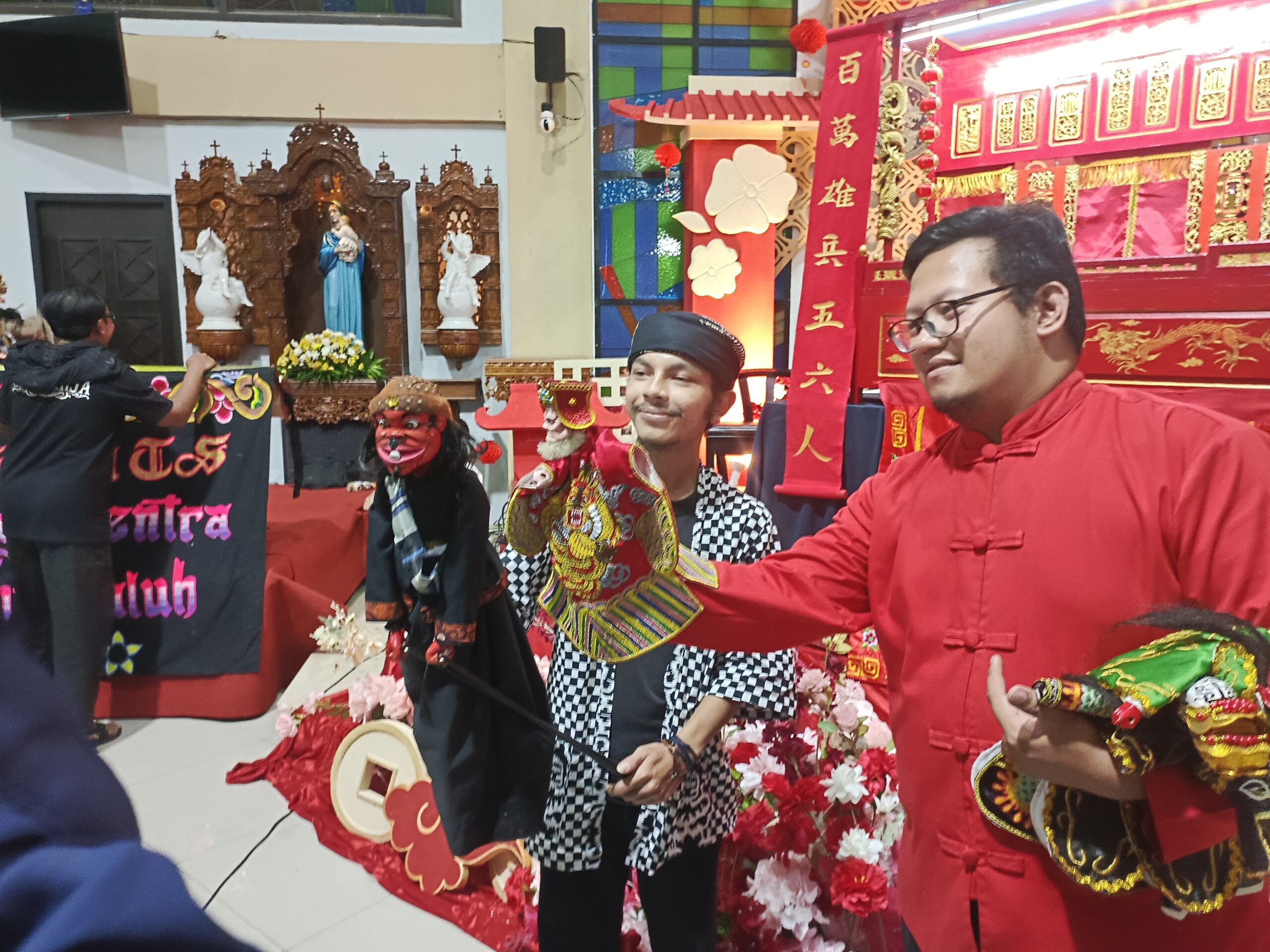 Wayang Potehi & Wayang Golek Kolaborasi dalam perayaan Cap Go Meh 2025 di Ciamis