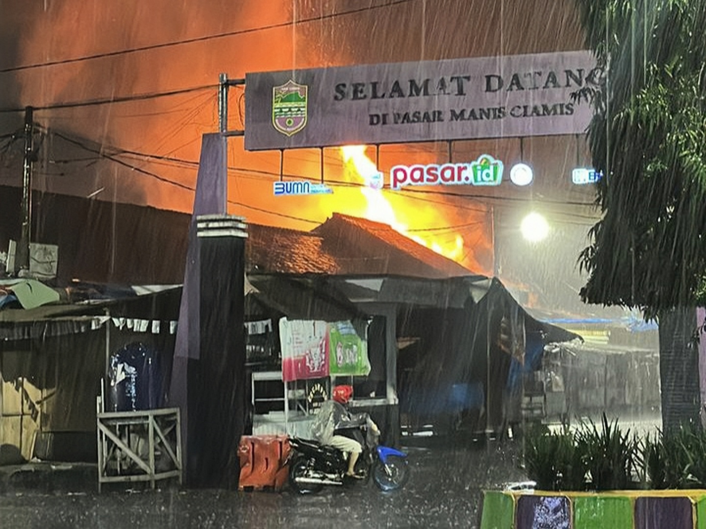 Kebakaran melanda pasar manis Ciamis blok A (istimewa)