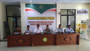 Ketua pc nu kabupaten tasikmalaya, kh atam rustam, menyerukan agar masyarakat muslim tasikmalaya memperkokoh iman mereka seiring dengan putusan mk Image of Ketua pc nu kabupaten tasikmalaya, kh atam rustam, menyerukan agar masyarakat muslim tasikmalaya memperkokoh iman mereka seiring dengan putusan mk