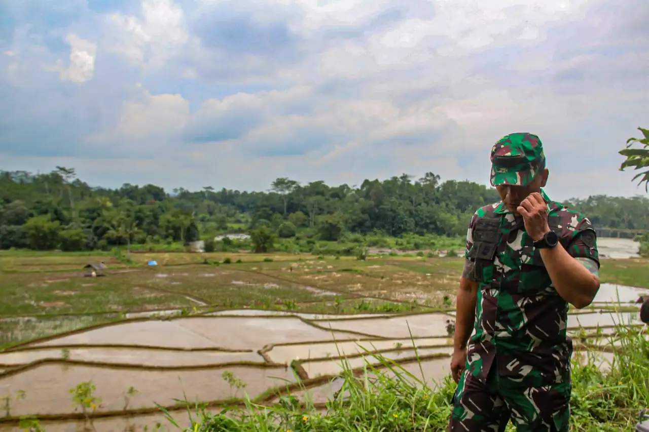 Image of Kodim 0612tasikmalaya, bulog, dan petani sinergikan upaya peningkatan produktivitas dan kesejahteraan di desa salebu (2)