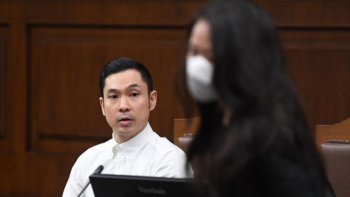 Hukuman Harvey Moeis Diperberat: Divonis 20 Tahun Penjara dan Denda Rp420 Miliar (foto:web).