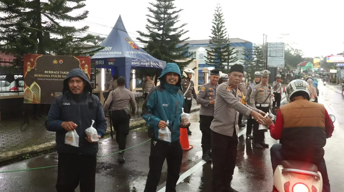 Image of Berbagi takjil dan mempererat hubungan dengan media di bulan ramadan (2)