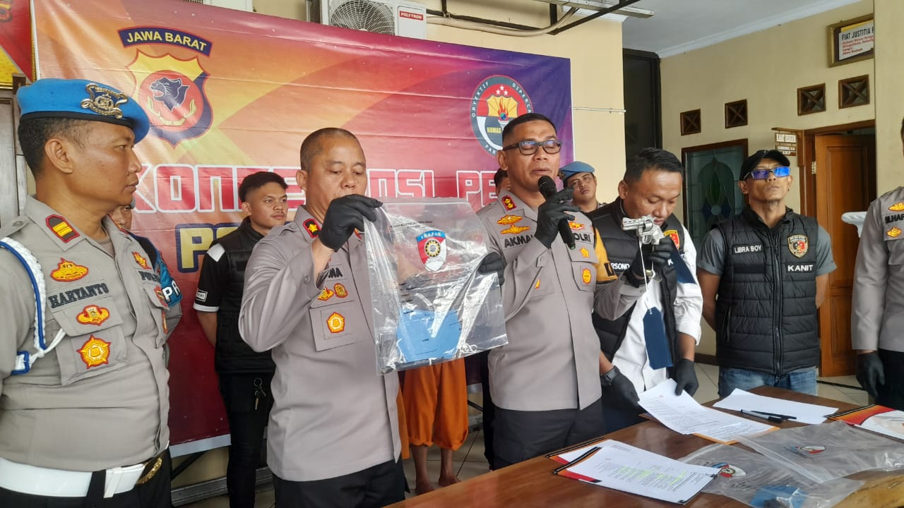 Foto : Kapolres ciamis Saat melakukan konfrensi pers pelaku curanmor