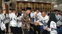 Halal Bihalal PGRI, Bupati Ajak Insan Pendidikan Perkuat Semangat Mencetak Generasi Emas Foto: Bupati Ciamis Saat Halal Bihalal bersama PGRI