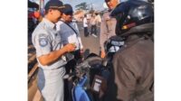 Petugas di Jalan, PAD Naik: Dampak Nyata Operasi Pajak Langsung di Kota Banjar. (Foto: Ist)