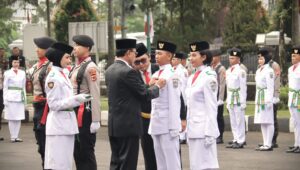 Bupati Ciamis Kukuhkan Paskibraka Kabupaten Ciamis Tahun 2025 Bupati Ciamis Herdiat Sunarya Kukuhkan Paskibraka Kabupaten Ciamis Tahun 2025. (Foto: Diskominfo Ciamis)
