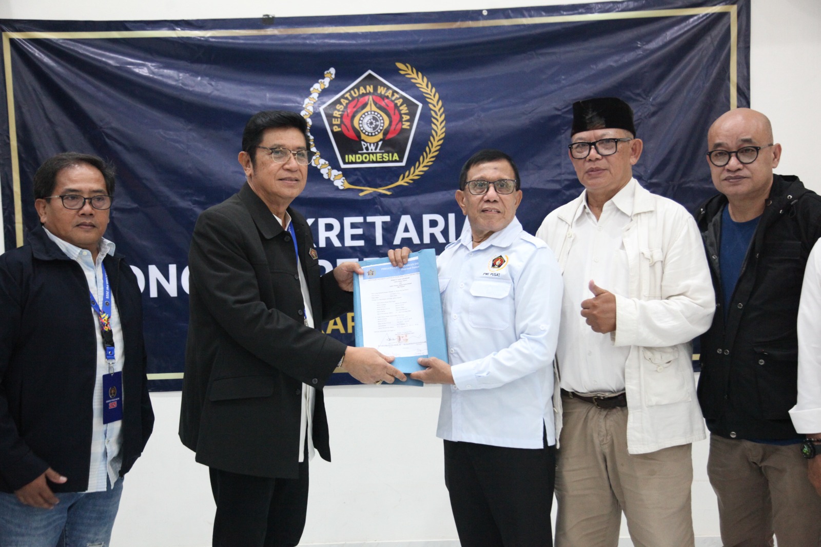 Hendry Ch Bangun Resmi Daftar Ketua PWI, Siap Satukan Organisasi di Kongres Persatuan PWI 2025. (Foto: Ist)