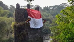 Kibarkan bendera Image of Kibarkan bendera