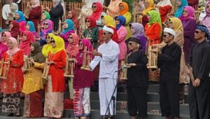 Angklung pwri (3) Image of Angklung pwri (3)