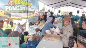 Gerakan Pangan Murah Warnai Peringatan Hari Pangan Sedunia dan Hari Santri di Baregbeg Gerakan Pangan Murah Warnai Peringatan Hari Pangan Sedunia dan Hari Santri di Baregbeg. (Foto: Ist)