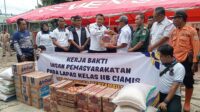 Image of Lapas kelas iib ciamis gelar bakti sosial dan kerja bakti di wilayah terdampak banjir pamarican