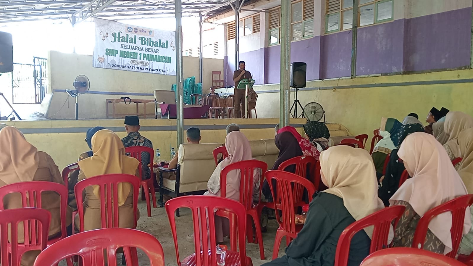 Image of Pererat tali silaturahmi, keluarga besar smp negeri 1 pamarican gelar halal bihalal penuh kehangatan