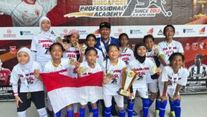 Bangga! reva wilona, siswi ciamis dari akademi persib putri, taklukkan singapura dan bawa pulang gelar juara Image of Bangga! reva wilona, siswi ciamis dari akademi persib putri, taklukkan singapura dan bawa pulang gelar juara