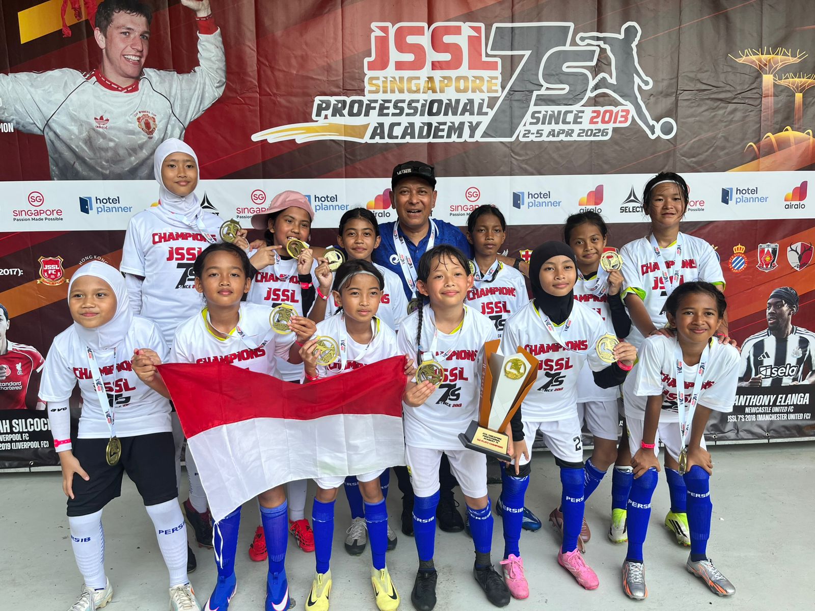 Image of Bangga! reva wilona, siswi ciamis dari akademi persib putri, taklukkan singapura dan bawa pulang gelar juara