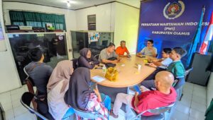 Image of Pwi ciamis gelar aksi bersih sungai dan tebar 150 ribu ikan dalam rangkaian hpn 2026