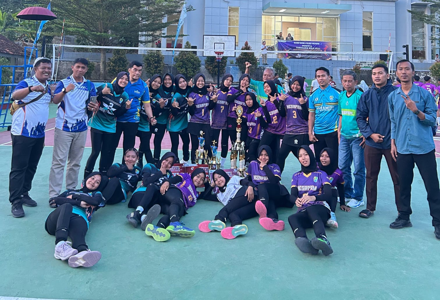 Image of Tim bola voli putri smpn 1 pamarican raih juara i turnamen kcd xiii