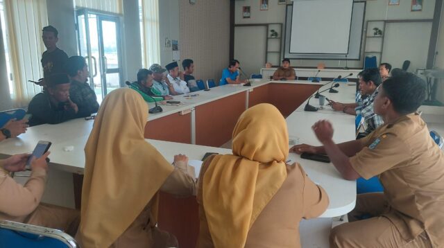 Image of Warga rejasari gelar audiensi, tuntut ketegasan atas absennya dua perangkat desa