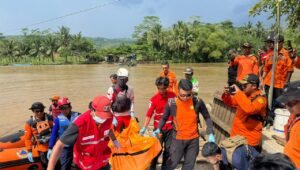 Image of Terseret arus 18 kilometer, sopir truk di sungai citanduy ditemukan meninggal dunia