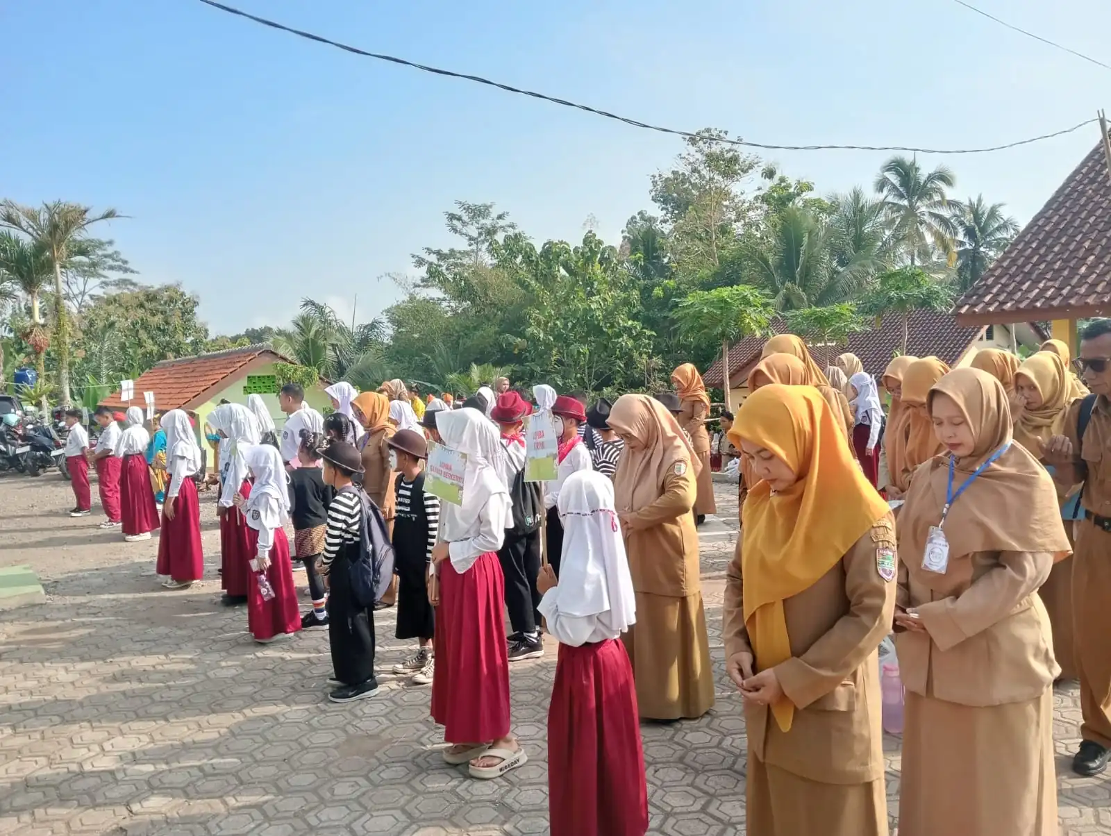Image of 150 siswa dari 36 sd unjuk bakat di fls3n kecamatan pamarican2