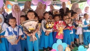 Penuh haru dan bangga, tk ar rahman pamarican lepas 17 lulusan dalam pentas seni tahun ajaran 2025 2026 Image of Penuh haru dan bangga, tk ar rahman pamarican lepas 17 lulusan dalam pentas seni tahun ajaran 2025 2026