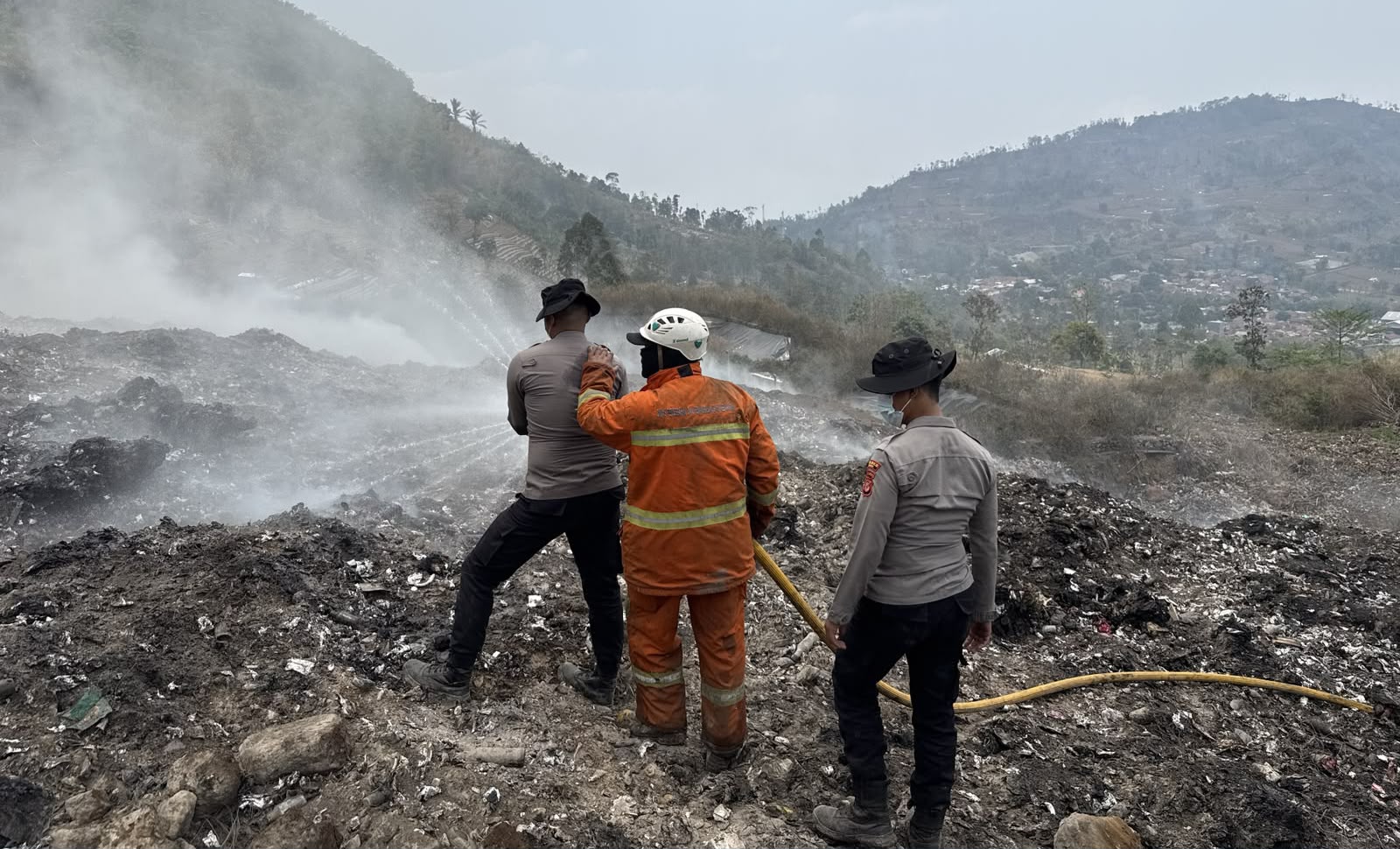 Image of Penanganan kebakaran dan penataan tpa pasir bajing (3)